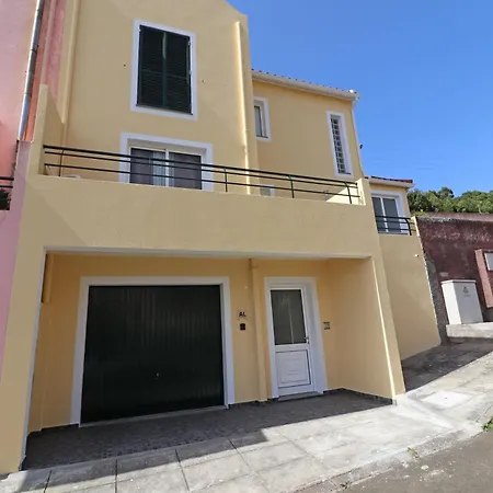 Laura's House * Santa Cruz (Madeira)