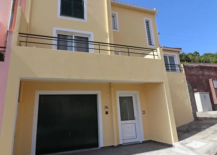 Laura's House * Santa Cruz (Madeira)