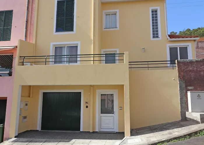 Holiday home Laura's House